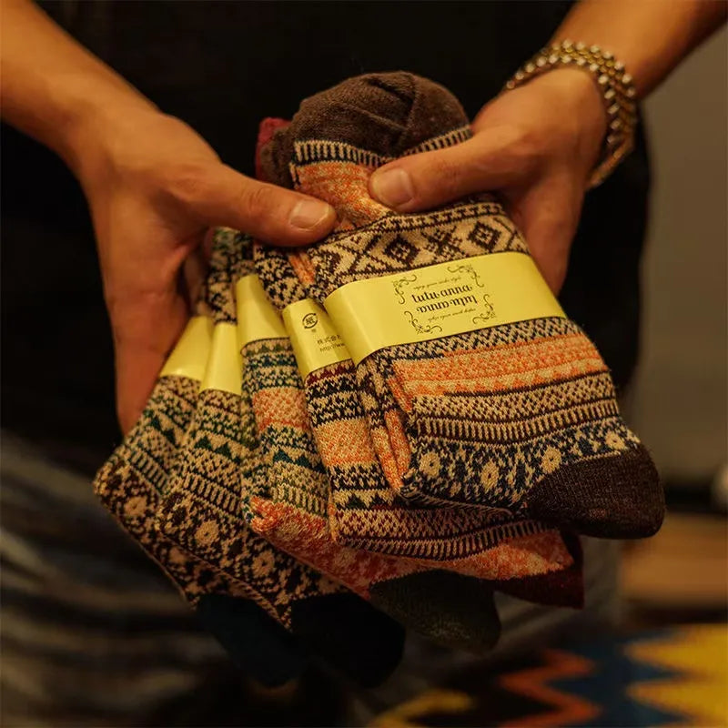 女性用、厚手、暖かい、中程度の長さのコットンソックス、秋冬用のレトロプリント