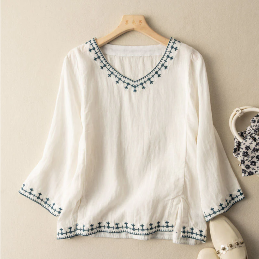 刺繍入りロングVネックブラウス