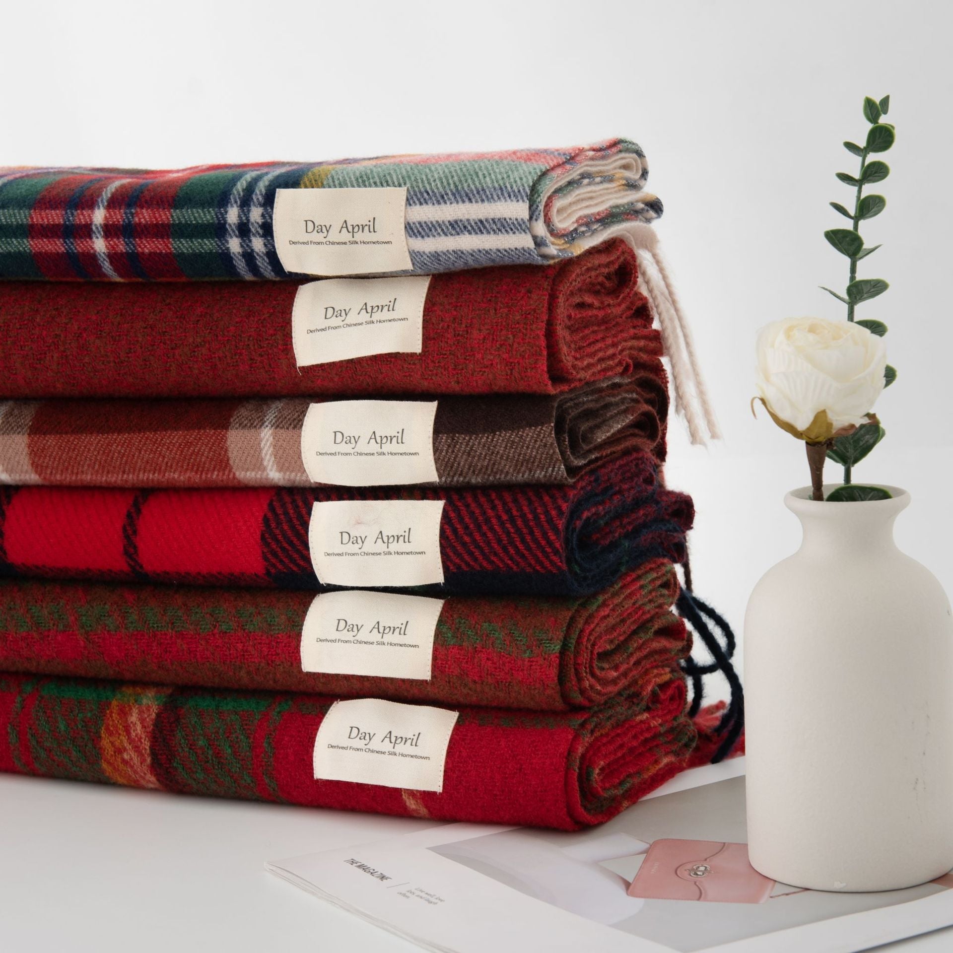 ウール製のチェック柄レディーススカーフ