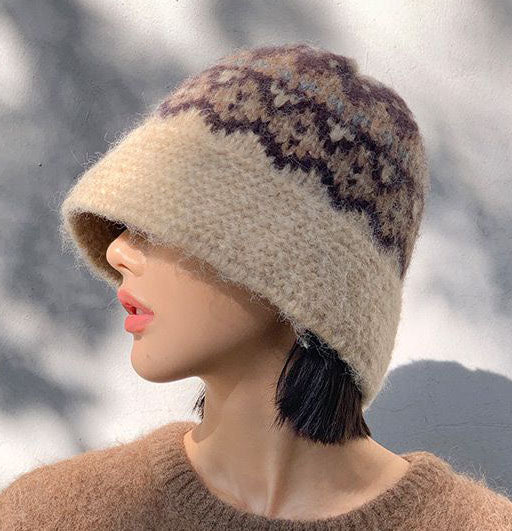 エレガントで快適な幾何学模様のウールニット帽