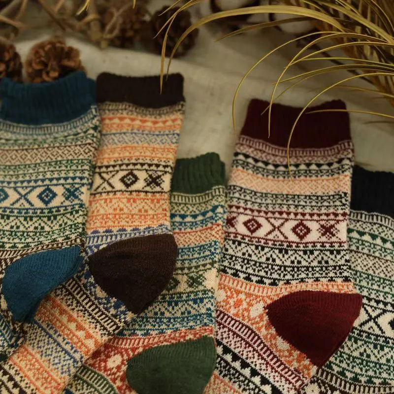 女性用、厚手、暖かい、中程度の長さのコットンソックス、秋冬用のレトロプリント