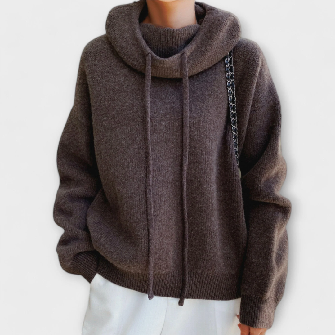 ニットのワイドフード付きセーター