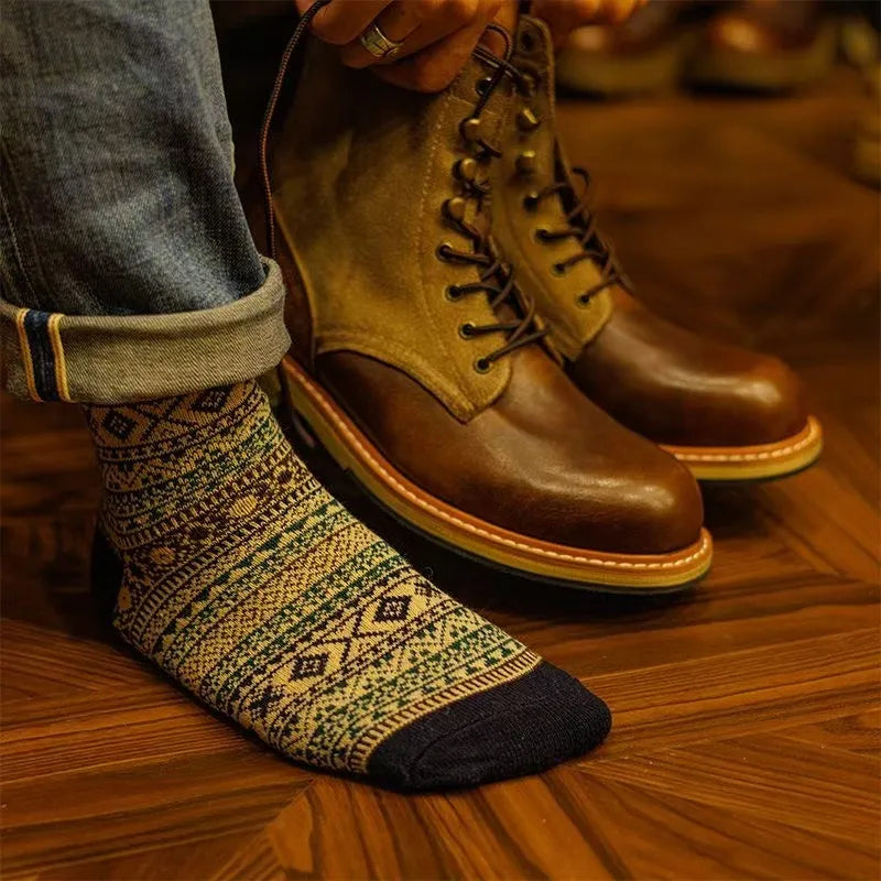 女性用、厚手、暖かい、中程度の長さのコットンソックス、秋冬用のレトロプリント