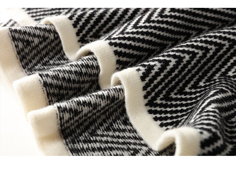 幾何学模様のニット女性用スカーフ