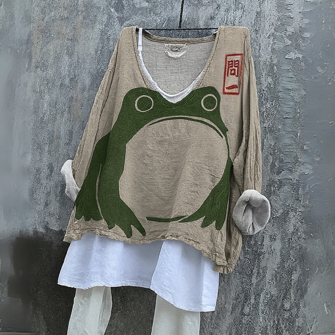 グレーの蛙プリントブラウス