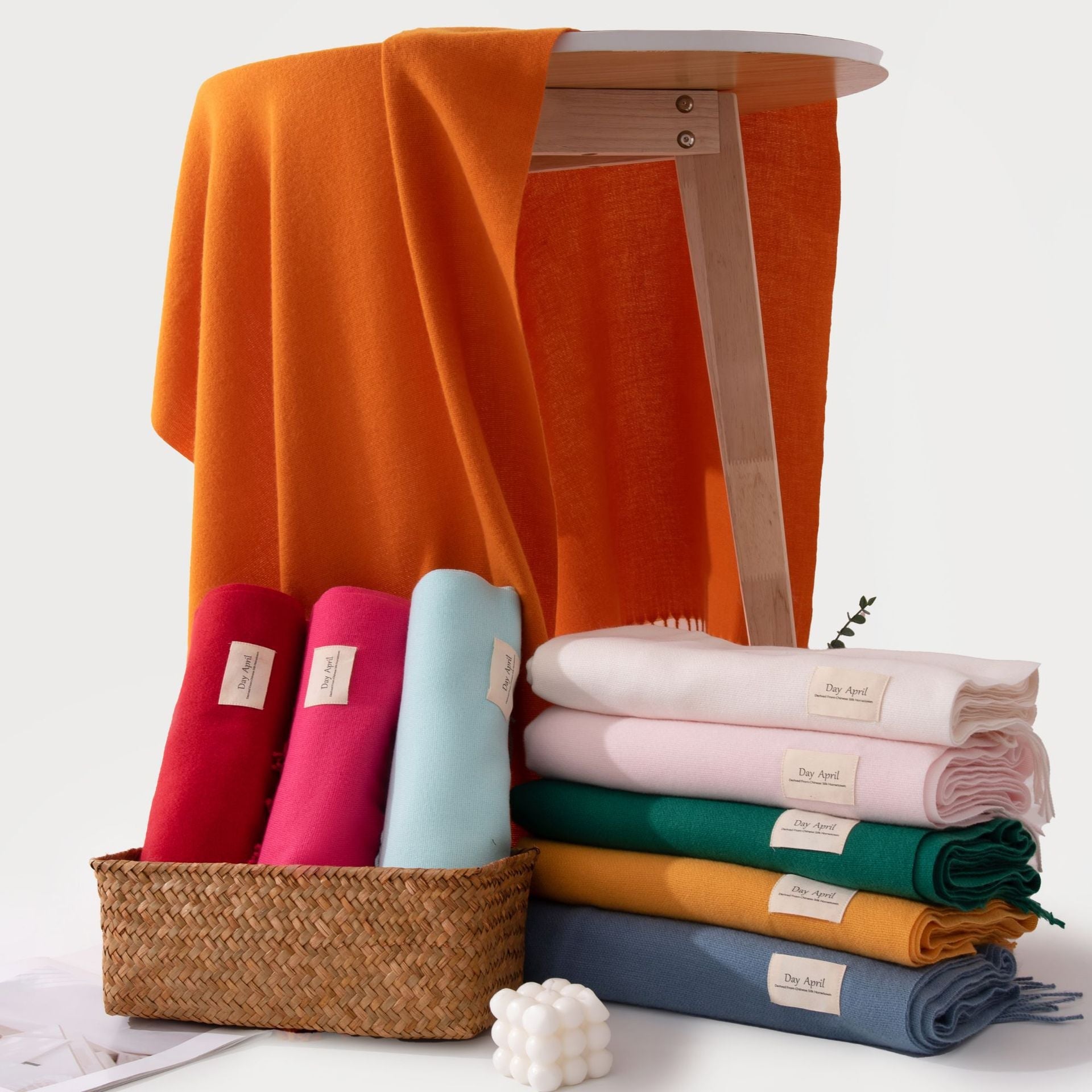 単色のニット製女性用スカーフ、フリースとフリンジ付き