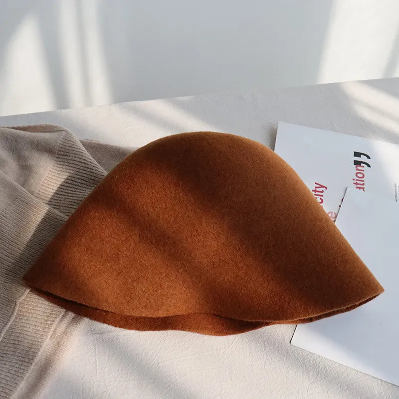 暖かく、快適で、スタイリッシュな女性用帽子